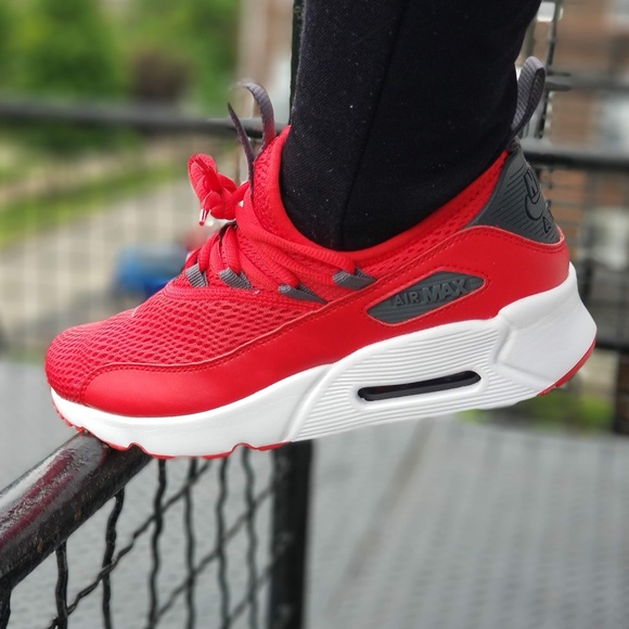 Nike Shoes - Nike Air Max 90 EZ